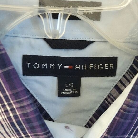 Set of Four Tommy Hilfiger Men's Size Large 100% Cotton Button Up Shirts - Picture 5 of 12
